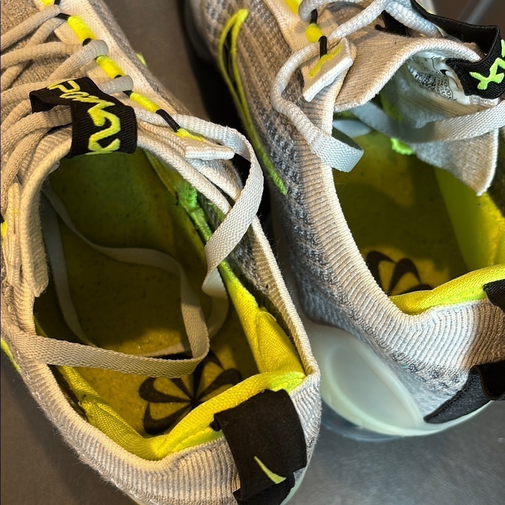 🔥Nike Air Vapormax Flyknit GS Wolf Grey Green Volt DB1550-005 6Y - Picture 5 of 8